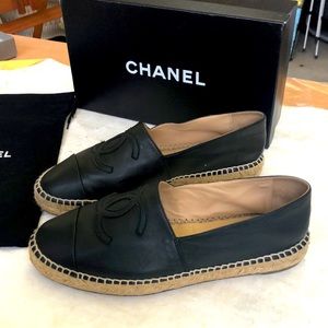 Auth Chanel black CC leather espadrilles 39 loafer
